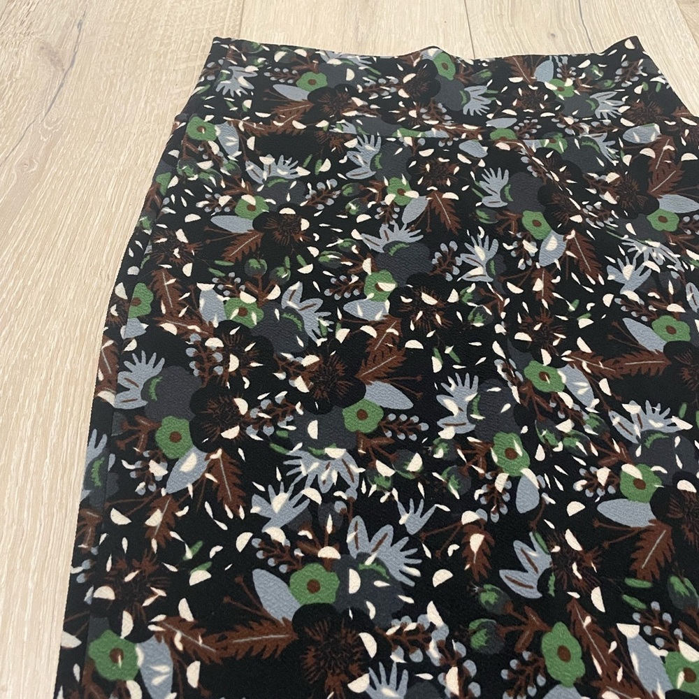 LulaRoe Cassie pencil skirt in floral pattern